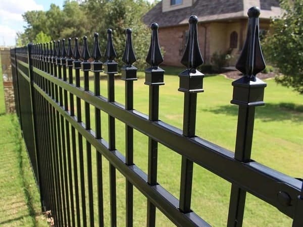 residential iron fecne installation residential iron fecne installation